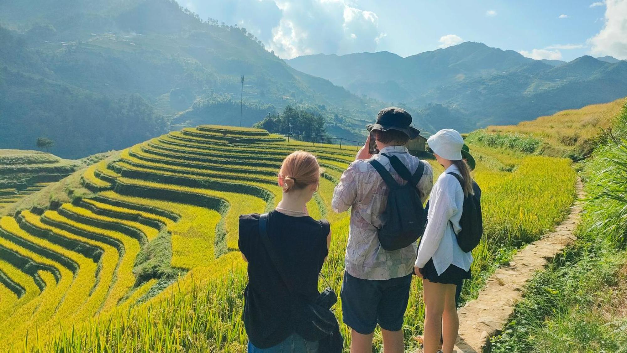 Indigenous Homestay- Trek- Food- Bus Mu Cang Chai Zewnętrze zdjęcie